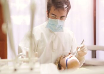 Berufsfeld Zahnarzt: Ausbildung, Alltag und Karriere