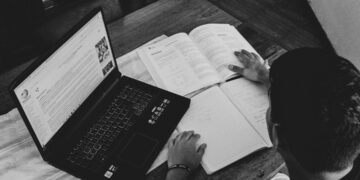 Erfolgreich durchs Studium: Die richtige Fachliteratur finden und nutzen