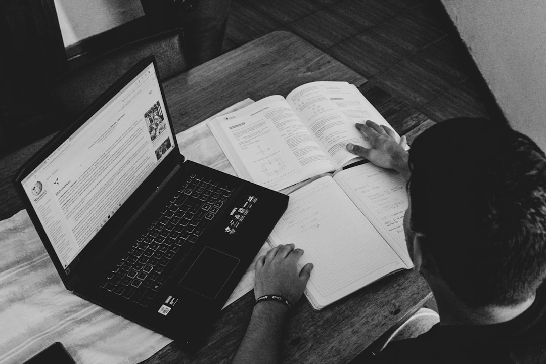 Erfolgreich durchs Studium: Die richtige Fachliteratur finden und nutzen