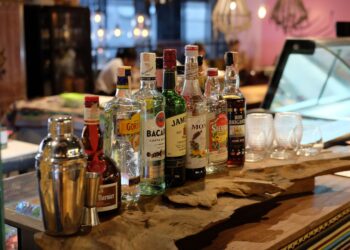 Gin-Tasting zu Hause: So gelingt der Abend